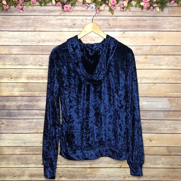 NWT LF Emma & Sam Crushed Velvet Hoodie - Picture 3 of 9